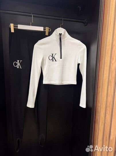 Костюм спортивный