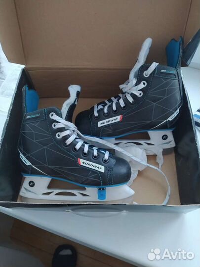 Коньки хоккейные детски