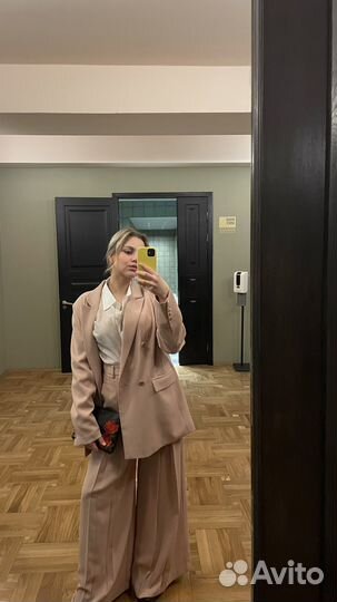 Хостес, модель, ассистент, помощник организатора м