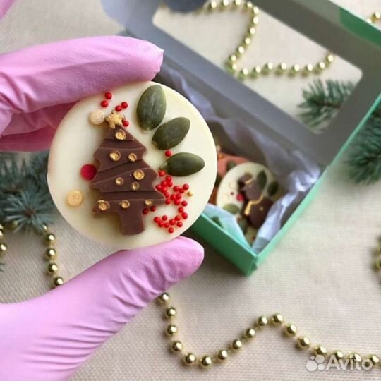 Шоколад ручной работы новый год