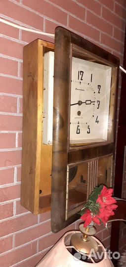 Часы Янтарь