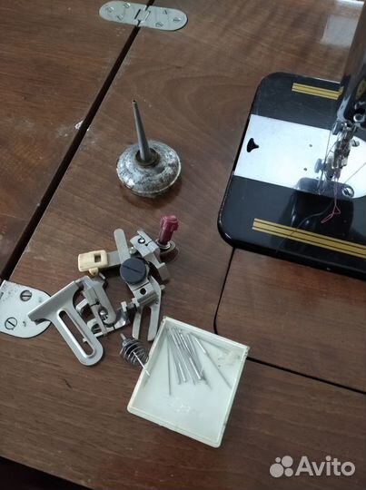 Швейная машина Минерва 122