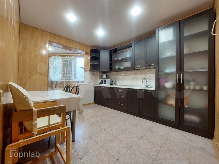 3-к. квартира, 77 м², 1/10 эт.