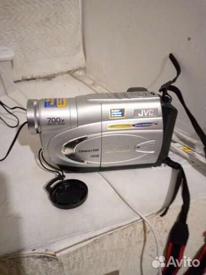 Видеокамера JVC