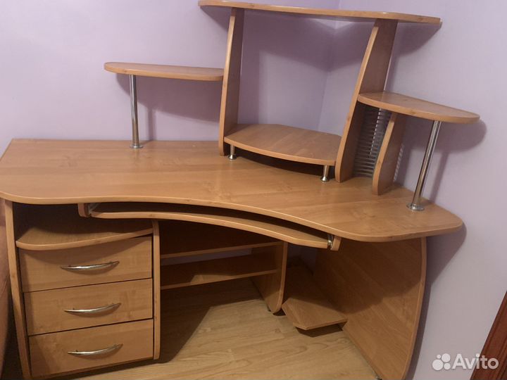 Компьютерный стол