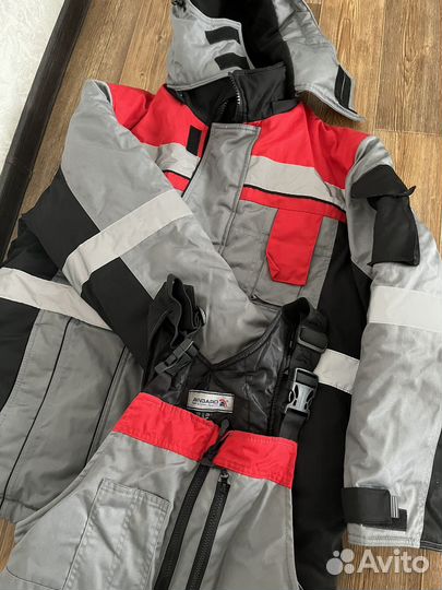 Зимний комбинезон новый