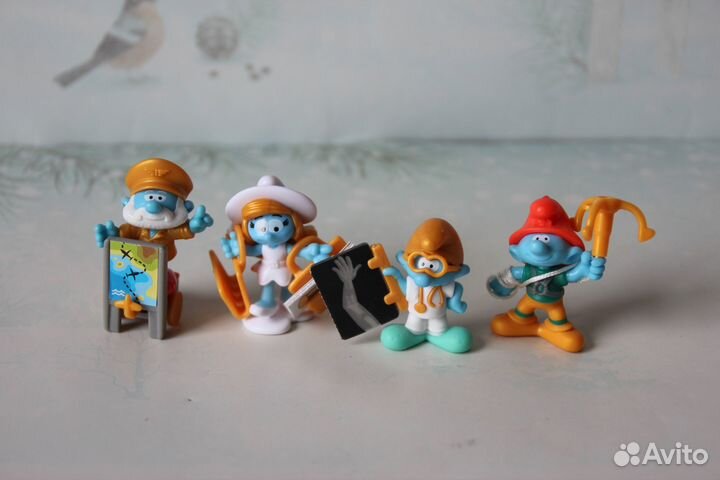 Смурфики из киндер сюрприза 2022 года