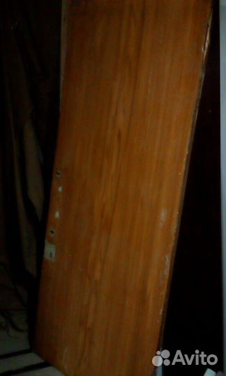 Дверь облицованная дубовым шпионом б/у