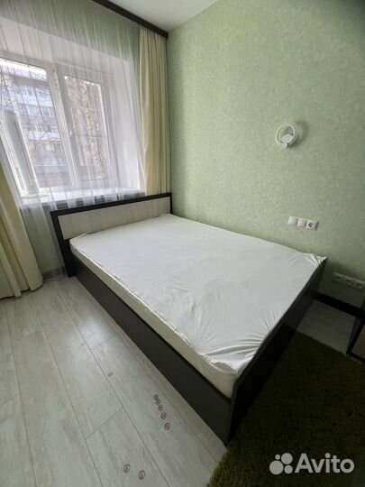 Кровать двухспальная 140 200 с матрасом