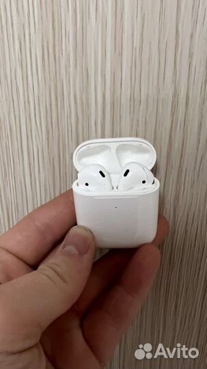 Беспроводные наушники apple airpods