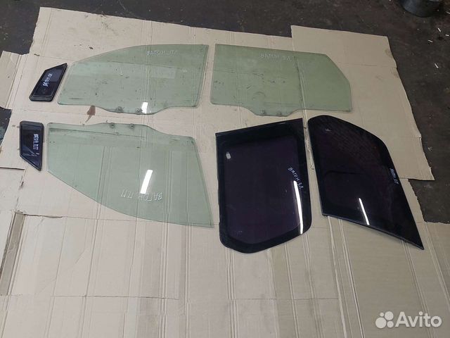 Стекло боковое Mitsubishi Space Wagon 3