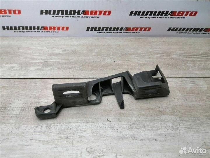 Кронштейн переднего бампера левый Citroen C4 2.0