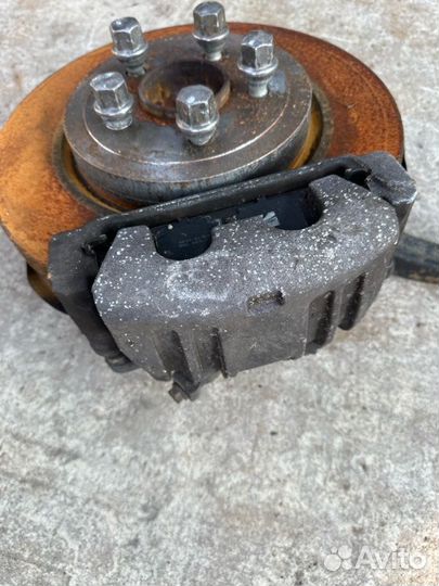 Ступица передняя левая Chrysler 300C LX EXF 2011