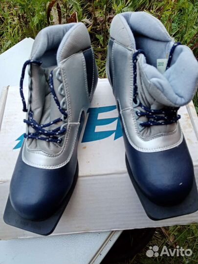 Лыжные ботинки atomic