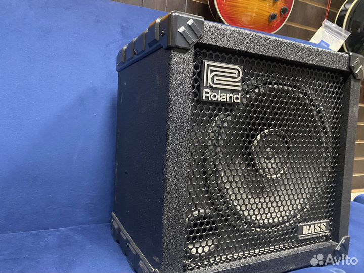 Басовый комбик Roland Cube 30 bass