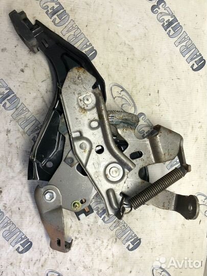 Педаль стояночного тормоза Toyota noah