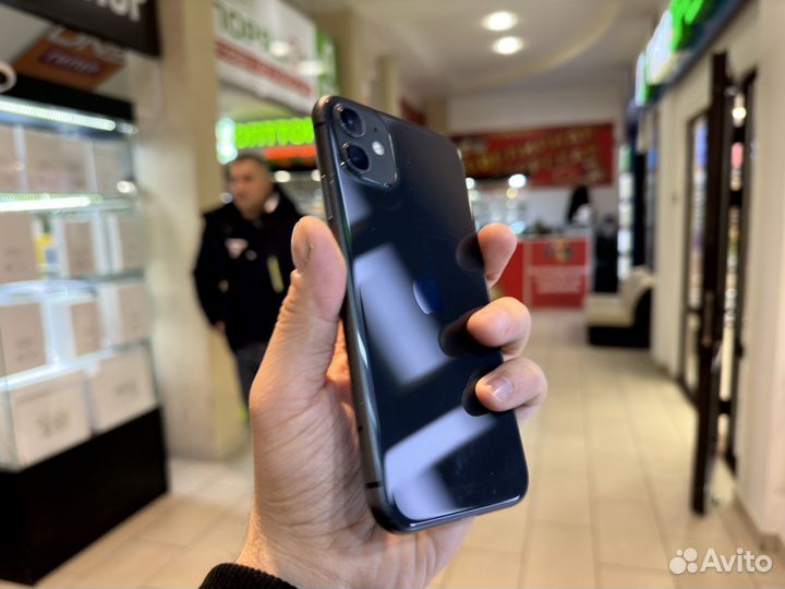 iPhone 11, 64 ГБ