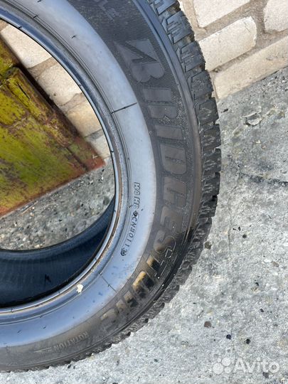 Bridgestone Ice Cruiser 7000 215/65 R16