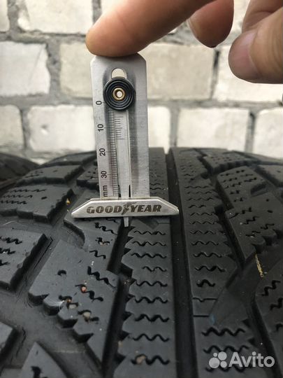 Kumho KC16 235/65 R17