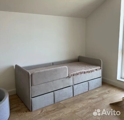 Кровать Sunny мягкая детская ящики бортик матрац