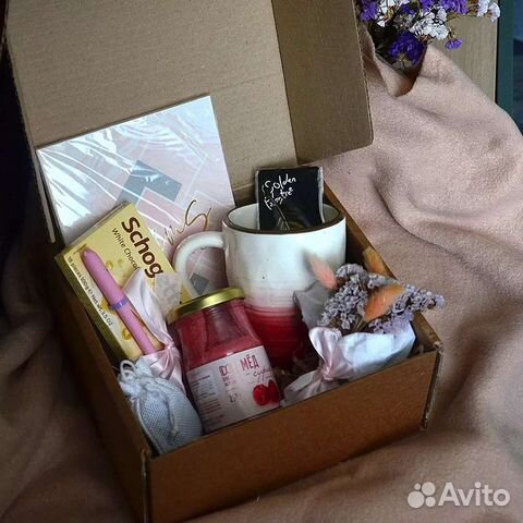 Подарочный набор (кружка, мед, шоколад, блокнот)