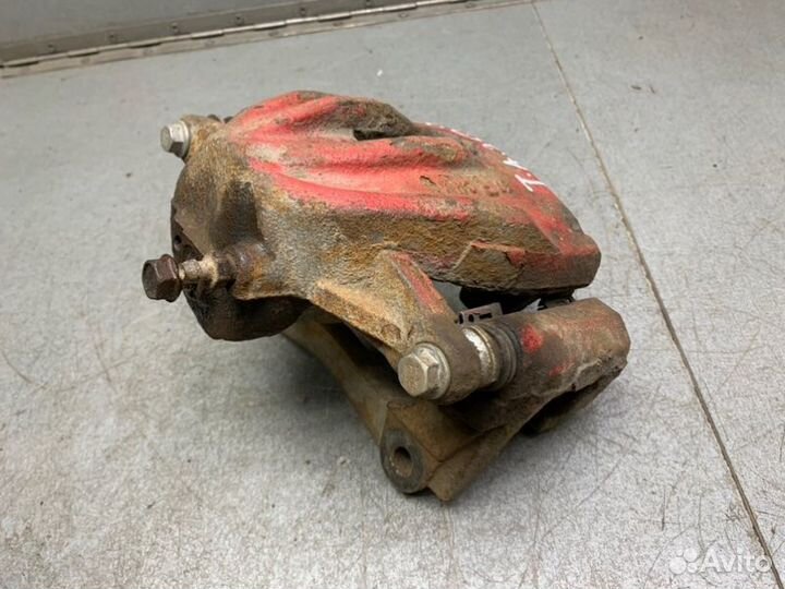 Суппорт передний правый Toyota Avensis T250