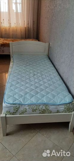 Кровать