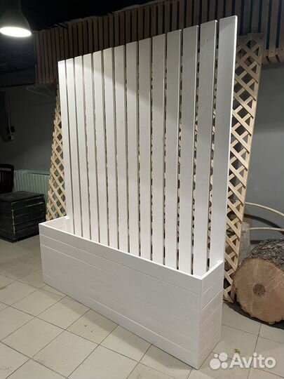 Цветник со шпалерой