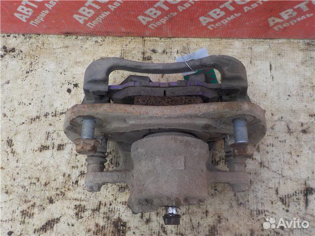 Суппорт передний правый Toyota Rav 4 ACA30 1azfe