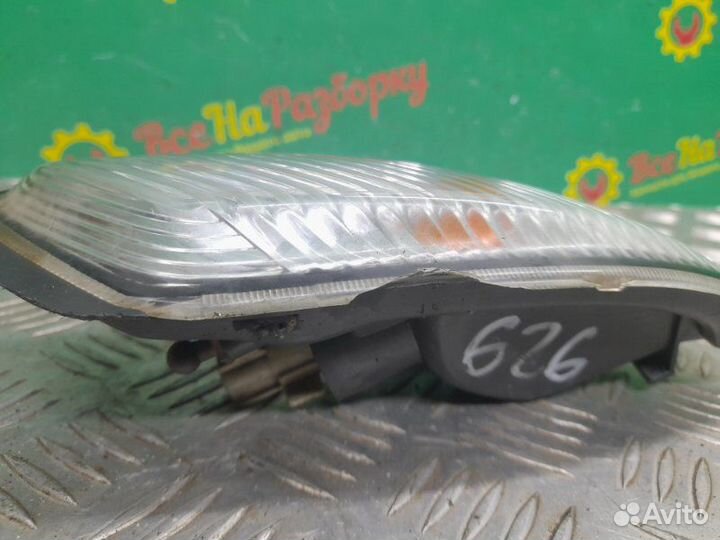 Поворотник правый Mazda 626 хэтчбек 1.8 Л 1993