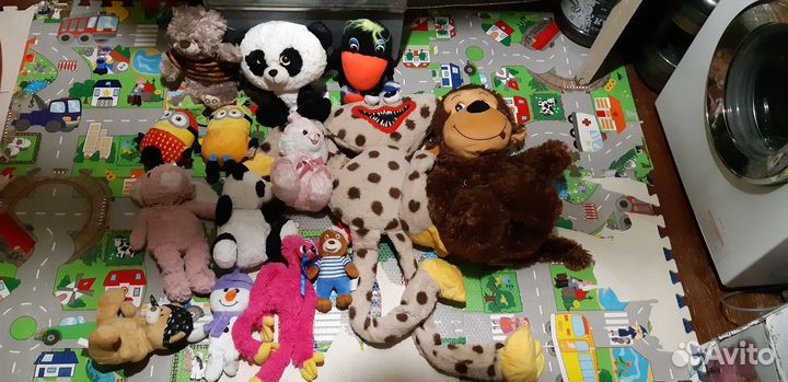 Развивающие и мягкие игрушки много