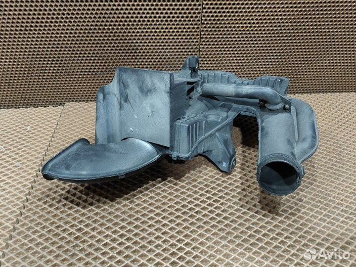 Резонатор воздушного фильтра Mazda Axela BK3P L3VE