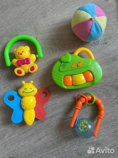 Мягкий коврик с дугами+5 погремушек