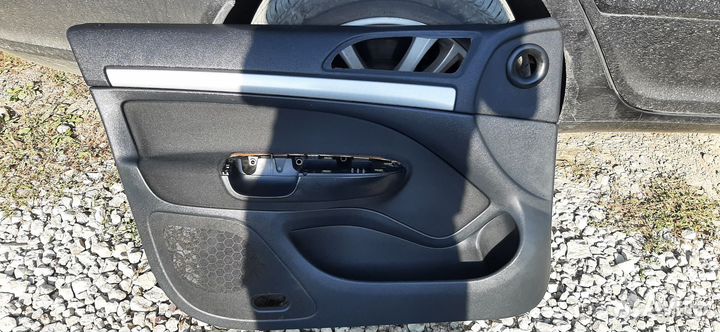 Обшивка передней левой двери шкода октавиа а5