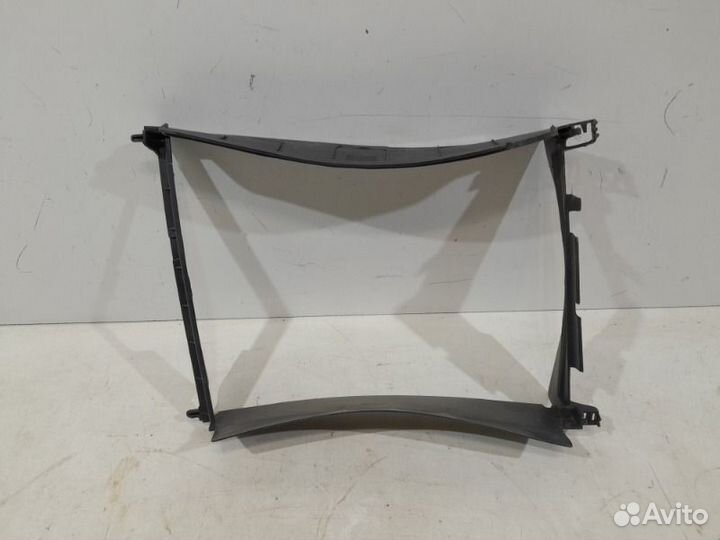 Дефлектор радиатора передний LADA X-Ray 2015