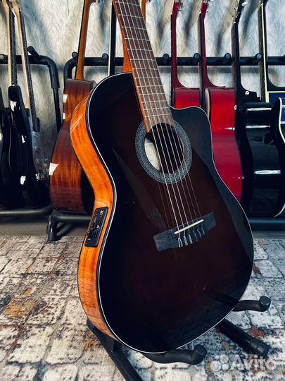 Классическая гитара с подключением Cort Jade