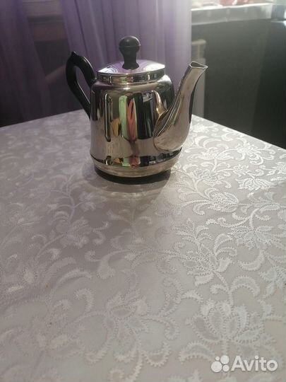 Кофеварка и заварочный чайник