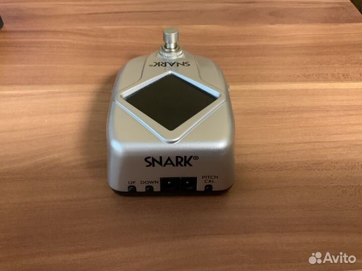 Гитарная педаль тюнер snark