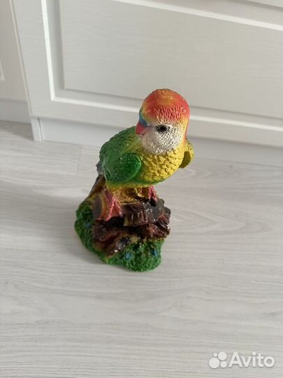 Попугай декоративная фигура