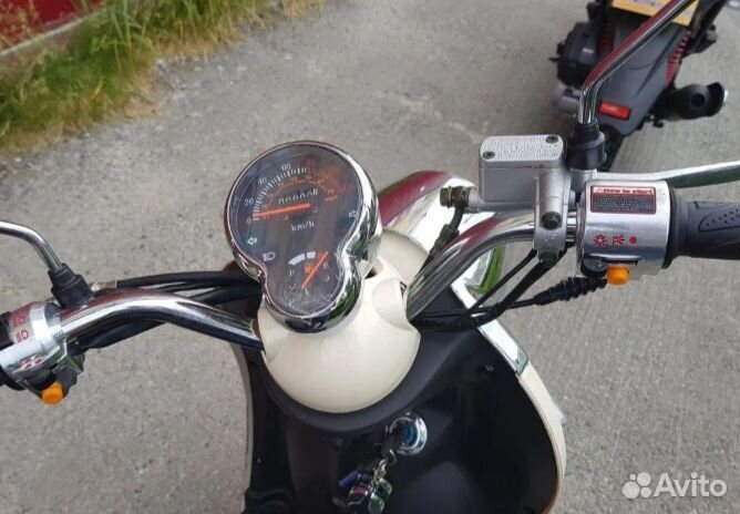 Скутер X-motors retro PRO белый