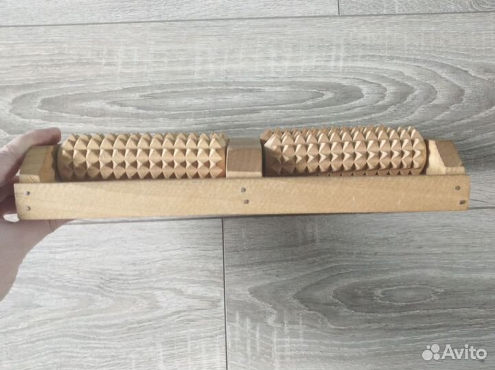 Деревянный массажер для ног роликовый двурядный