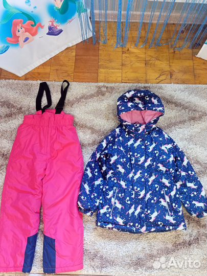 Продам демисезонный костюм на девочку