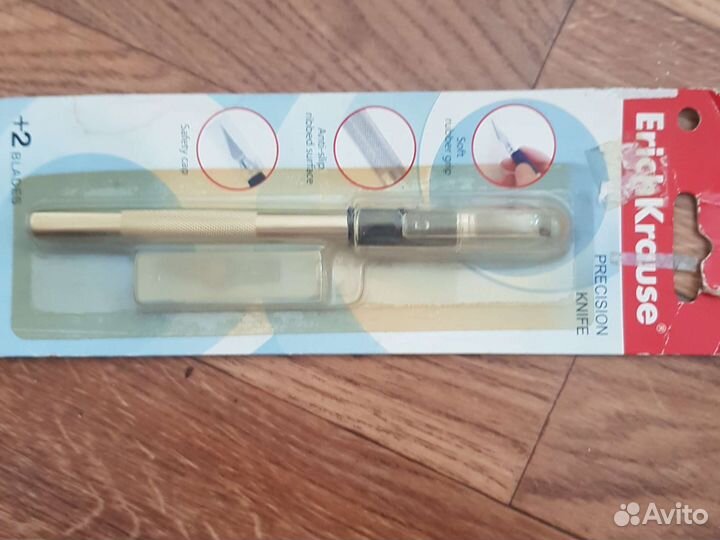 Нож для бумаги скальпель