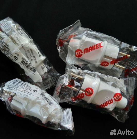 Вилка с/з белая