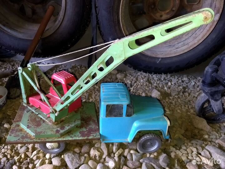Игрушка грузовик кран ЗИЛ 130 автокран СССР