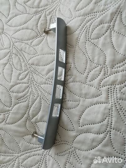 Мебельная ручка