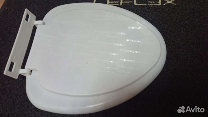 Новое сиденье на унитаз