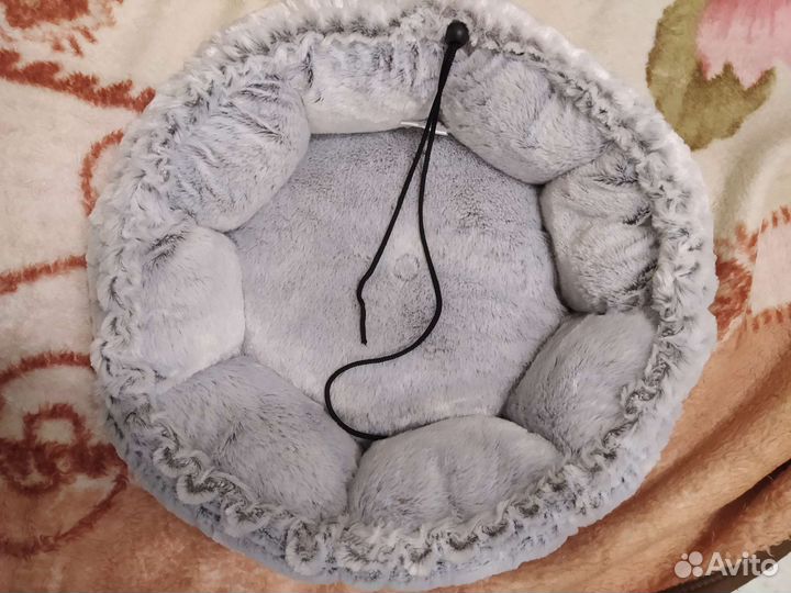 Лежанка для кошек новая