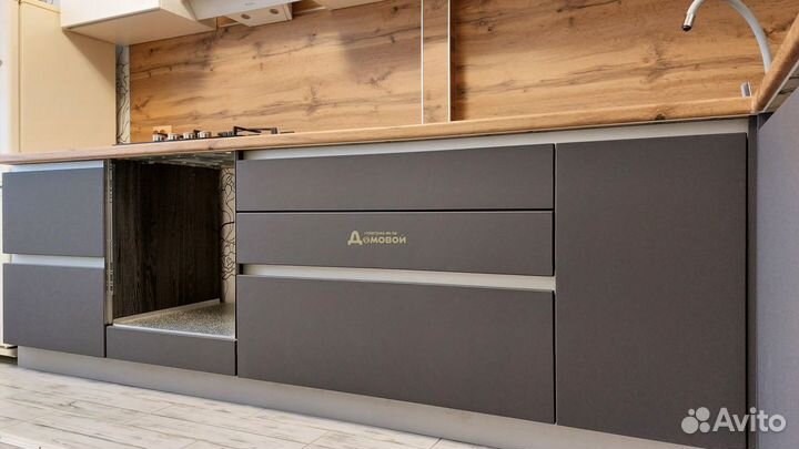 Кухня с увеличенным верхом