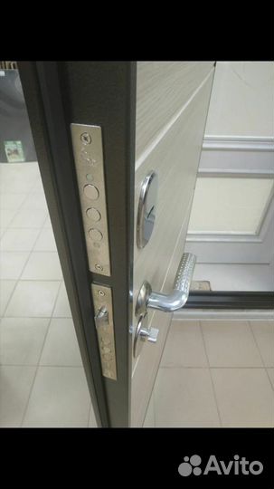 Дверь входная вектор